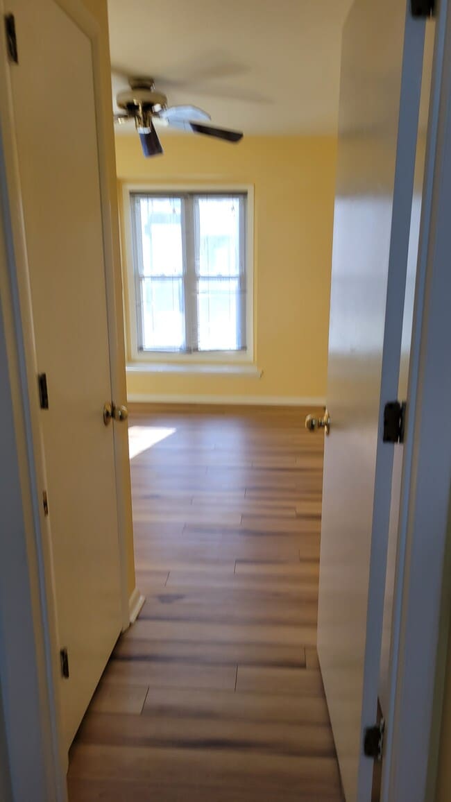 Building Photo - 3226 Brookline Rd