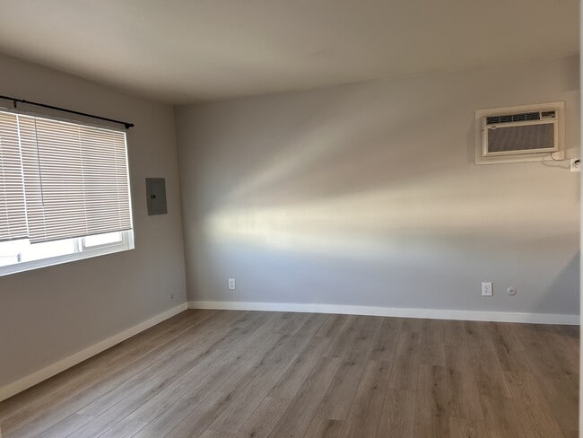 Building Photo - 7010 Jordan Ave