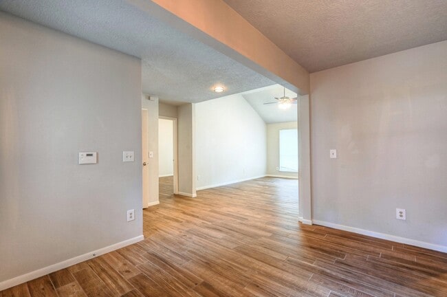 Building Photo - 15 White Bark Pl