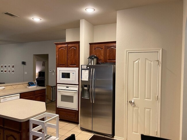 Building Photo - 5827 Silver Sage Ln