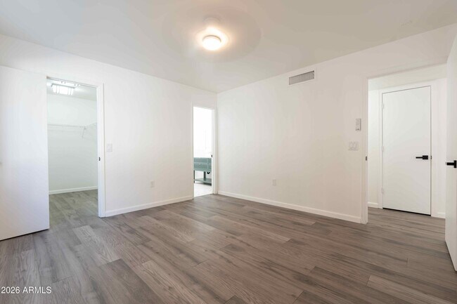 Building Photo - 3424 W Thude Dr