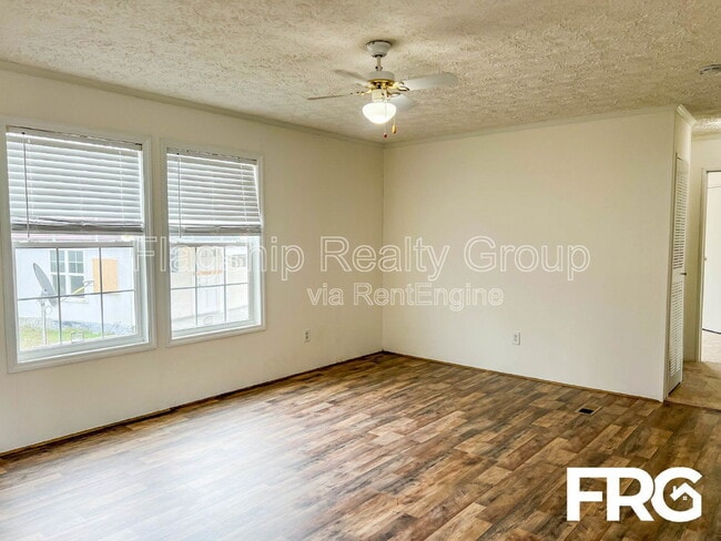 Building Photo - 5961 Berkley Dr