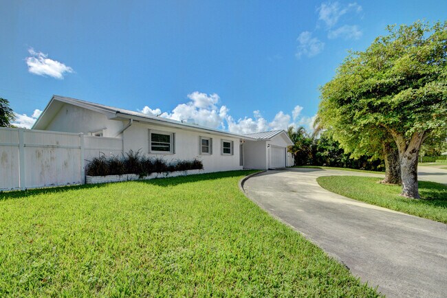 Building Photo - 1171 Bimini Ln