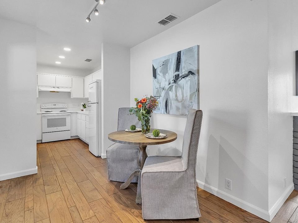 Building Photo - 2410 G St