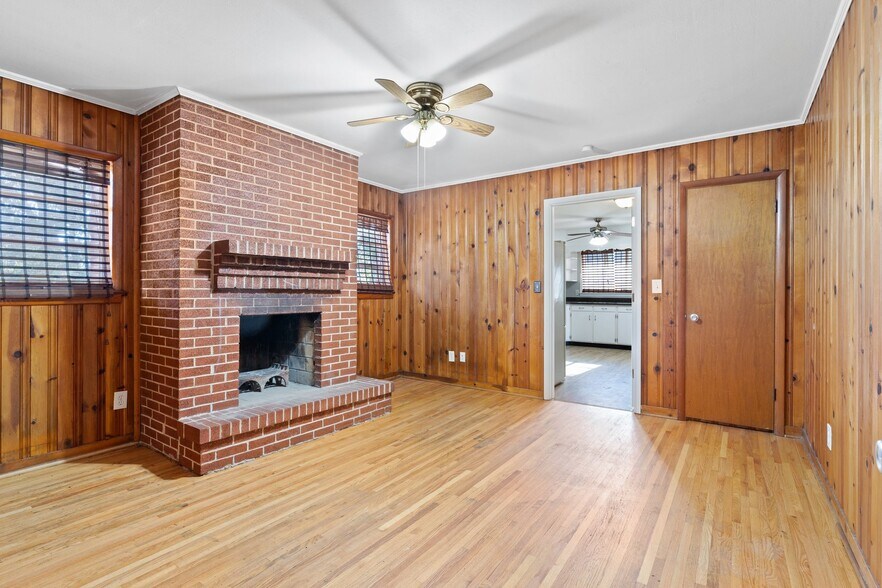 Building Photo - 603 Bitsy Ln