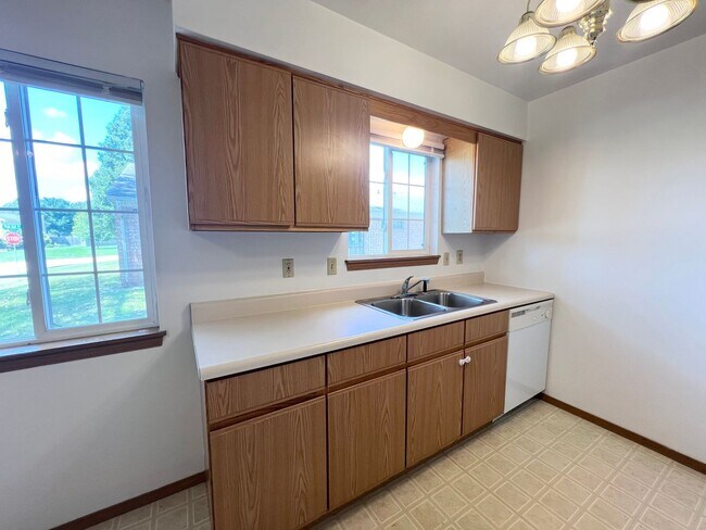Building Photo - Wood Court Apartments