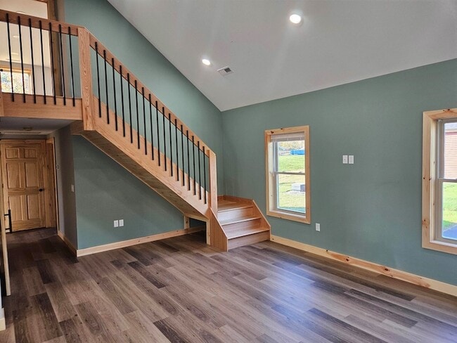 Building Photo - 22 Steele Dr