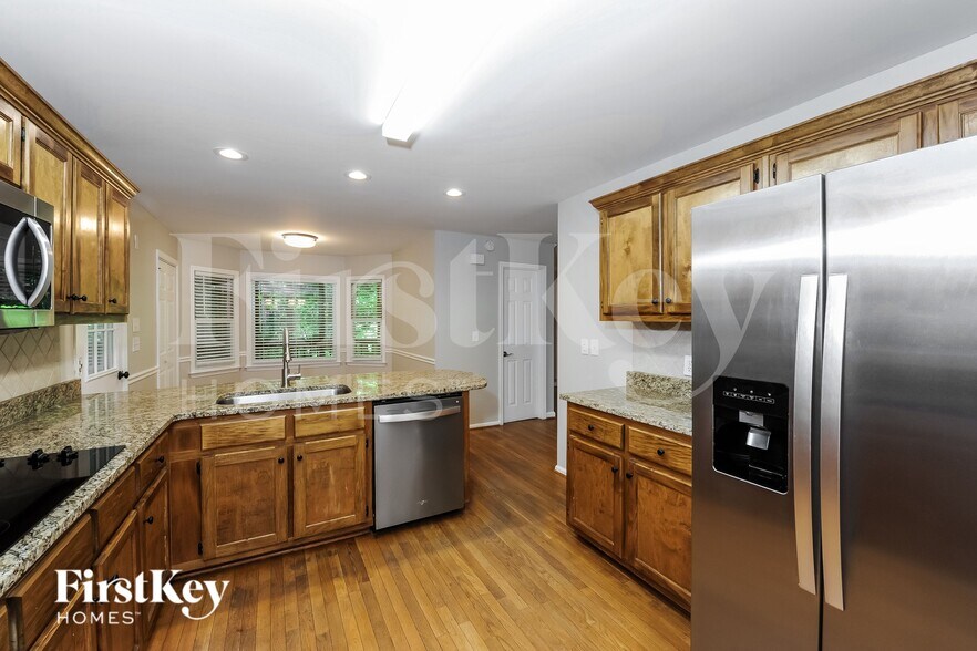 Building Photo - 6713 Thornwood Ct