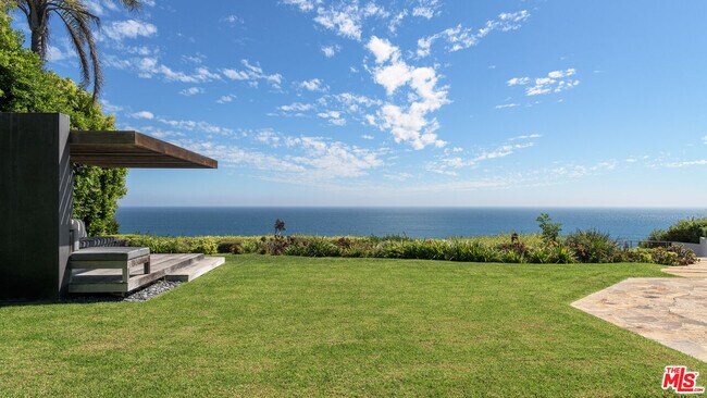Building Photo - 29020 Cliffside Dr