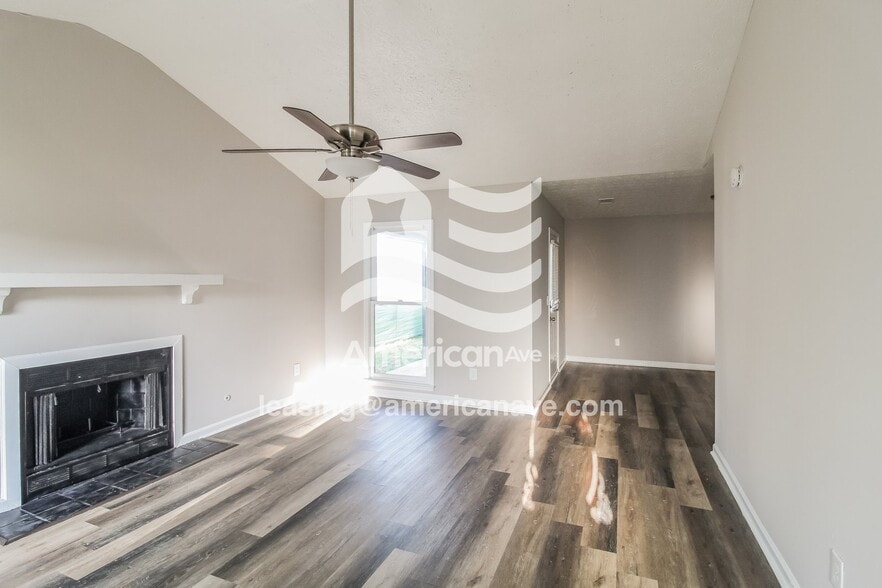 Building Photo - 882 Stafford Ct