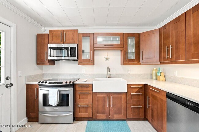 Building Photo - 420 7th Ave S