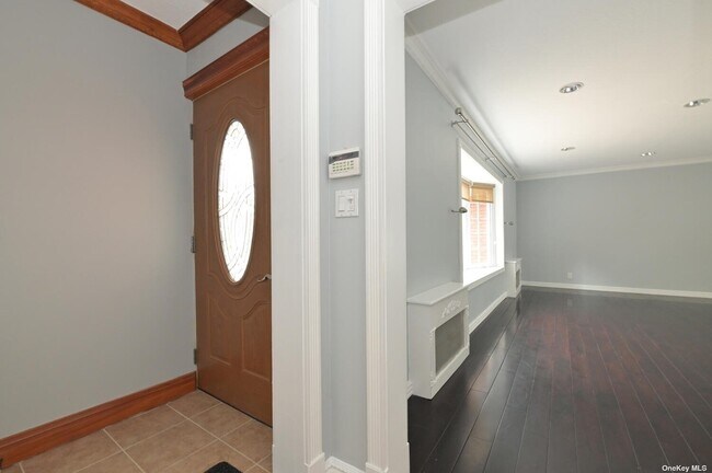 Building Photo - 1656 Putney Rd
