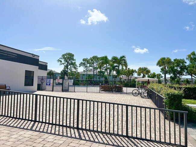 Building Photo - 7590 Tahiti Ln