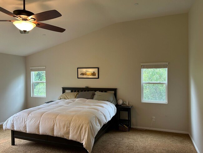 Building Photo - Beautiful 5BD/3BA Home In Oceanside