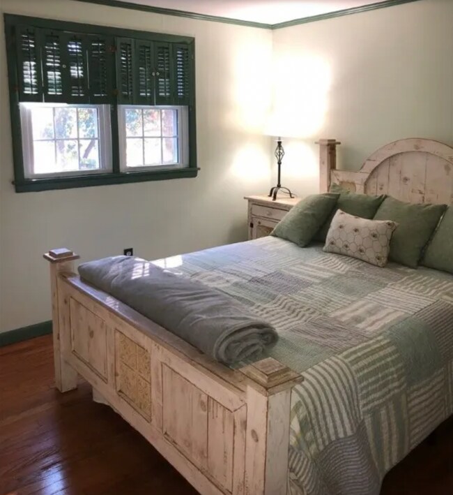 Building Photo - 4 Irving Pl