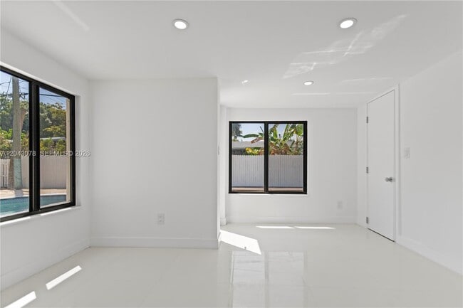 Building Photo - 1524 SW 32nd Ct