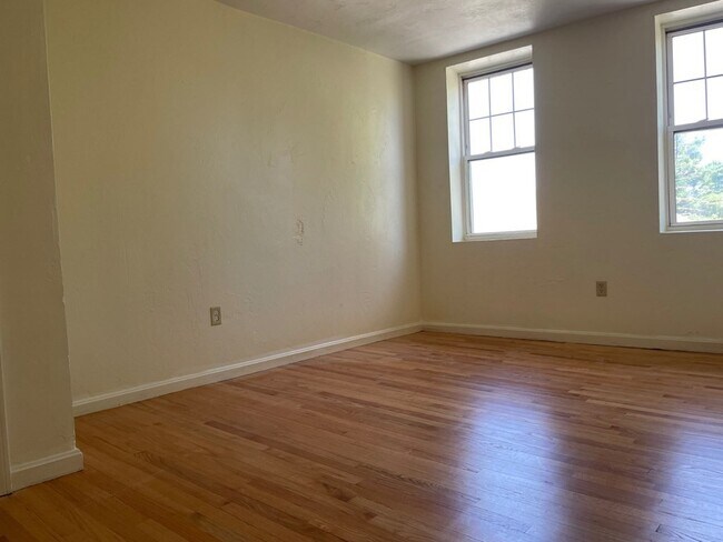 Building Photo - 714 Shawmut Ave