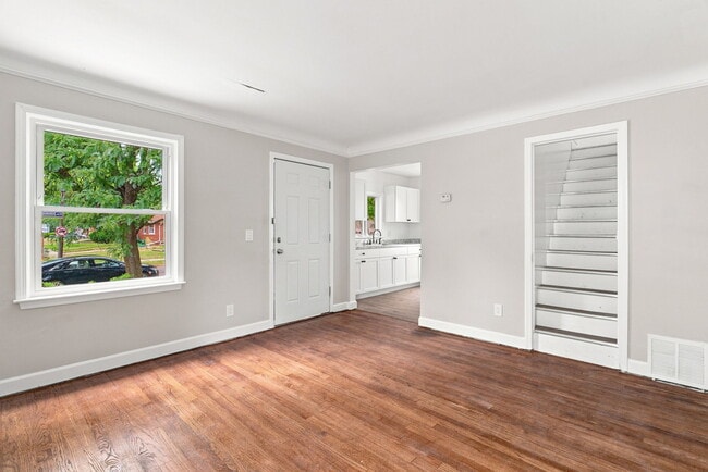 Building Photo - 8845 Canyon St