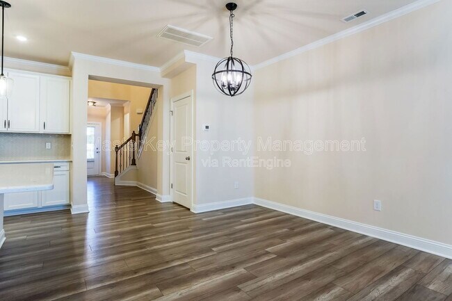 Building Photo - 616 Mount Blanc Way