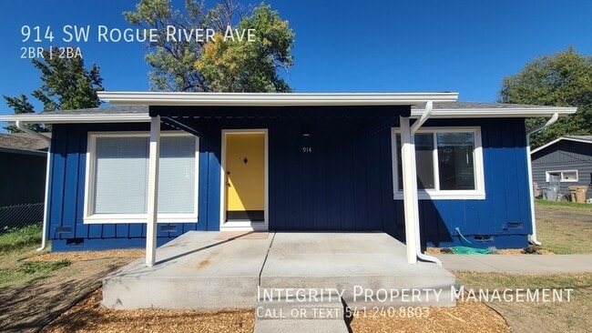 Building Photo - 914 SW Rogue River Ave