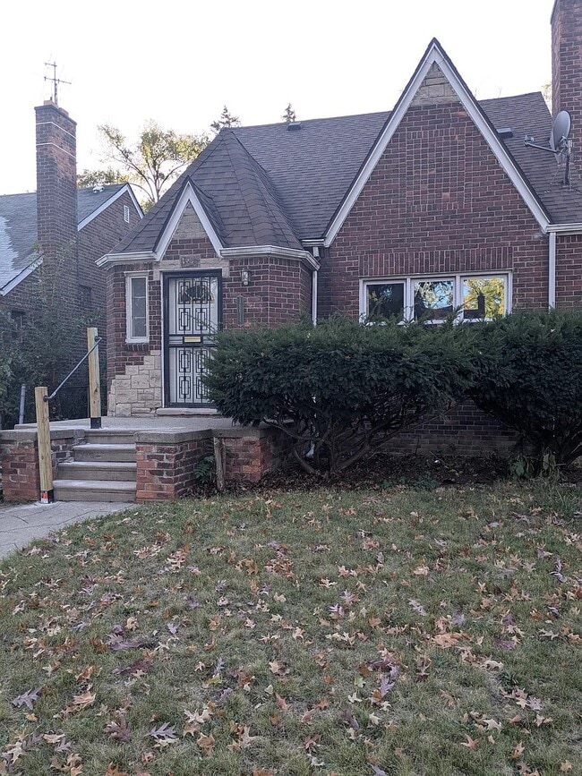 Primary Photo - 16611 Lauder St