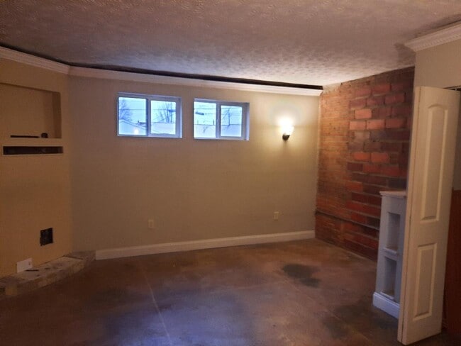 Building Photo - 3727 W 159th St
