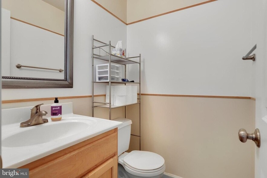 1/2 Bath - 15520 Horseshoe Ln