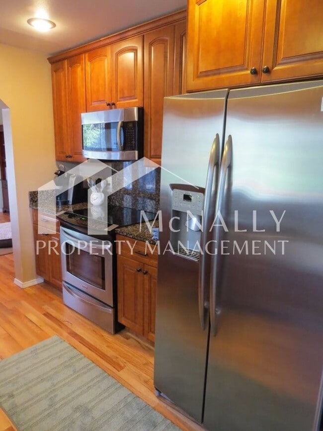 Building Photo - Wonderful 3 Bedroom, 2.5 Bath Home in Gig Harbor