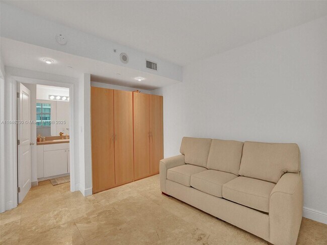 Building Photo - 1250 S Miami Ave