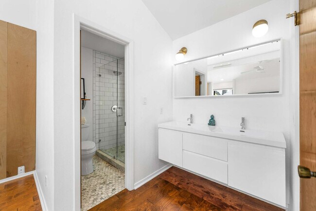 Building Photo - 11502 Oak Knoll Dr