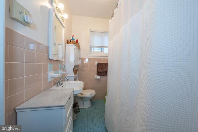 Building Photo - 4643 Mansion St