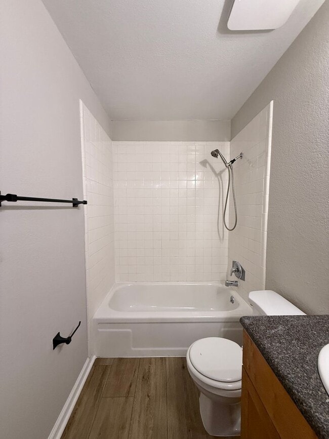 Building Photo - STRATFORD CONVENIENT 1/1 CONDO IN SEMINOLE...