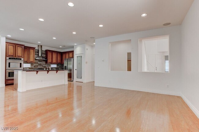 Building Photo - 10381 Walking View Ct