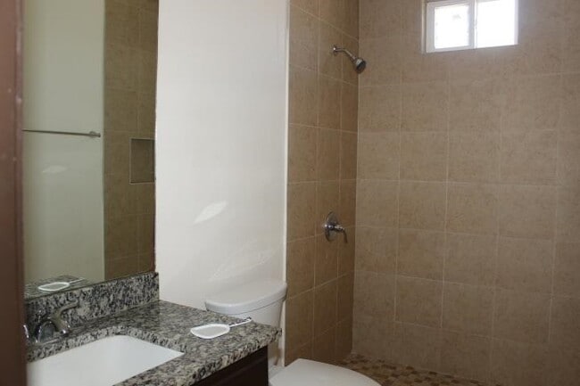 Building Photo - 3118 Garfield St