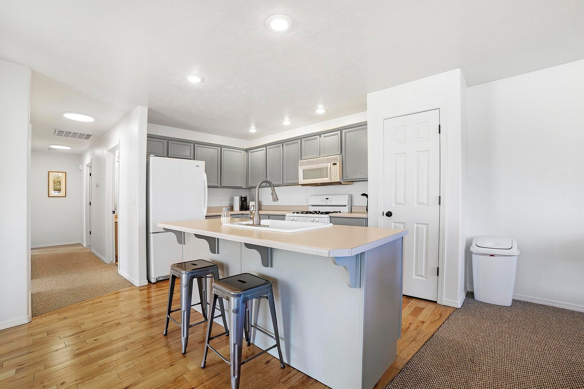 Building Photo - 209 Long Island Ave