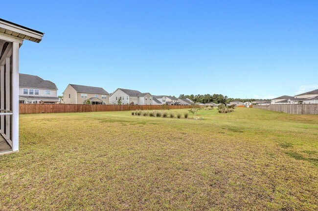 Building Photo - 6 Bedroom, 4.5 Bathroom Home in Cane Bay - Summerville