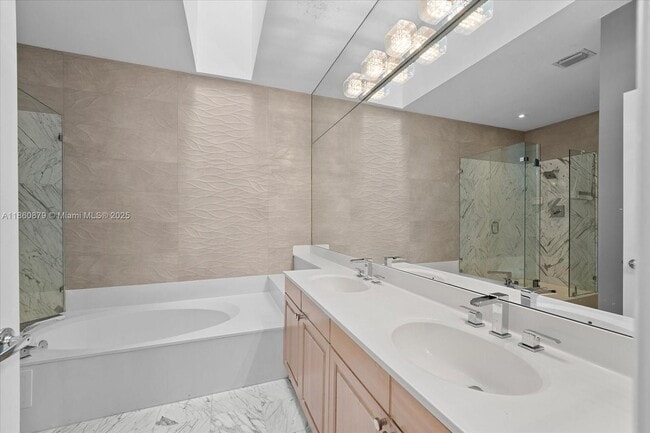 Building Photo - 3602 Yacht Club Dr