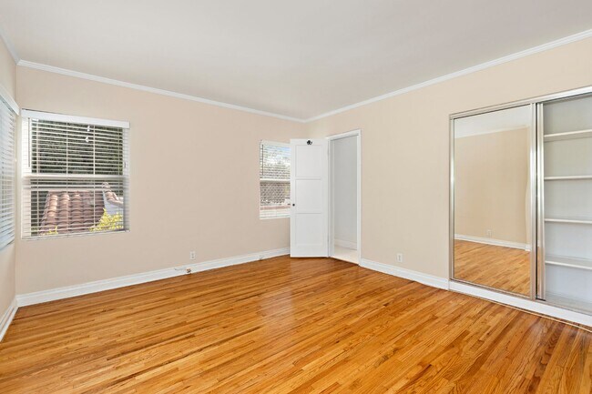 Building Photo - 9000 Ashcroft Ave