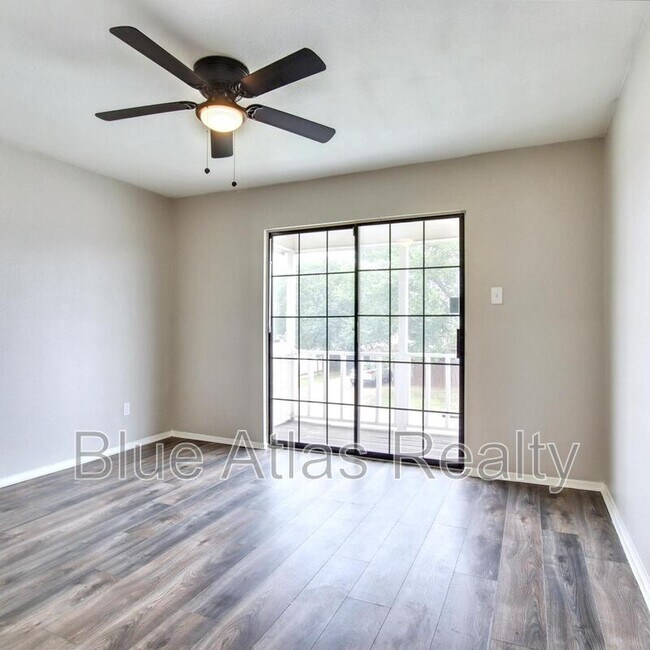 Building Photo - 2302 Indigo Ln