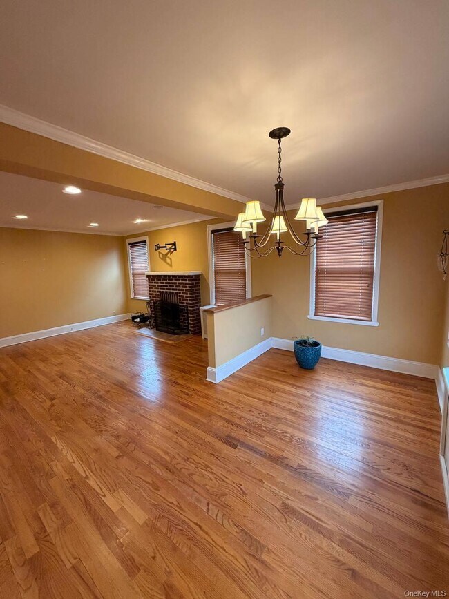 Building Photo - 462 Franklin Blvd