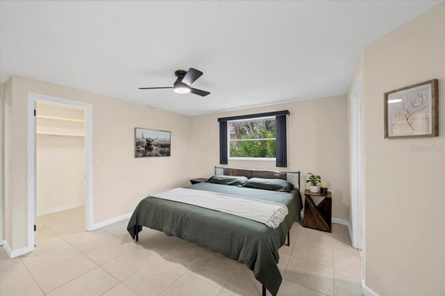 Building Photo - 4696 Pompano St