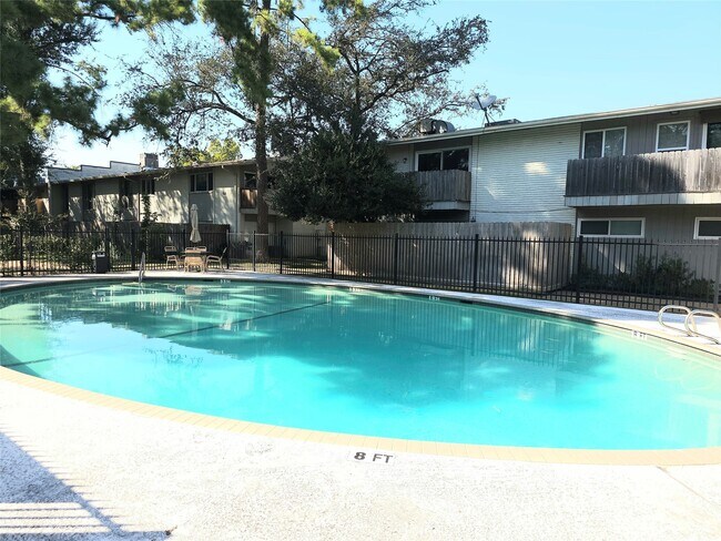 Building Photo - 909 Silber Rd