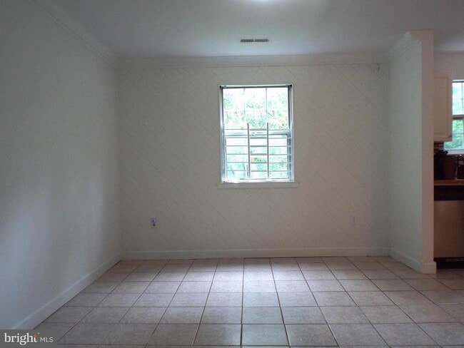 Building Photo - 5501 Rollins Ln
