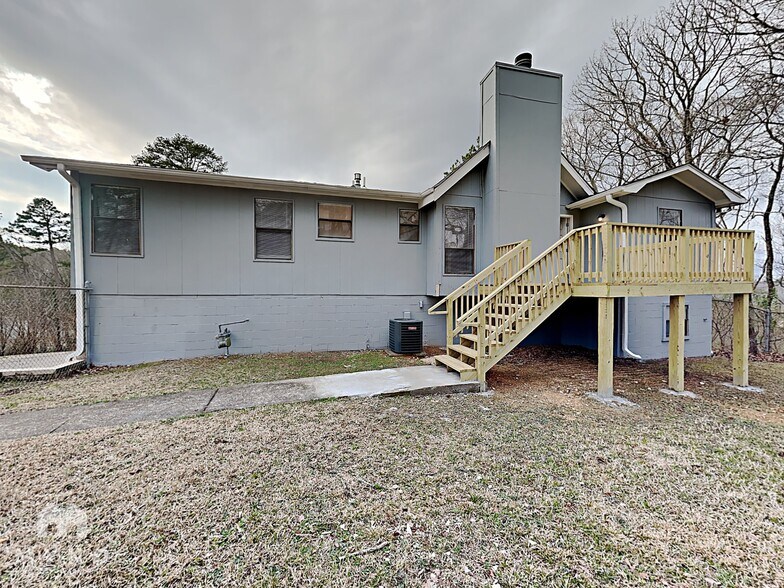 Building Photo - 9925 Miller Ave
