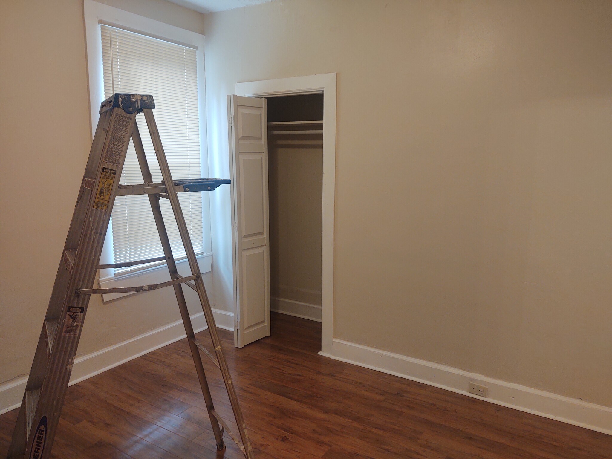 Master bedroom - 116 Houseworth St