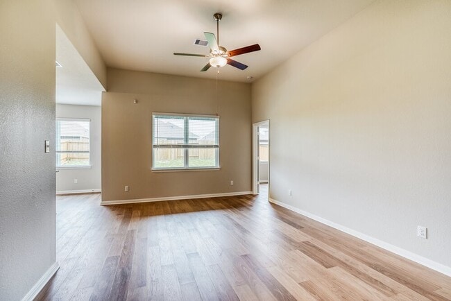Building Photo - 417 San Miguel Crk Dr