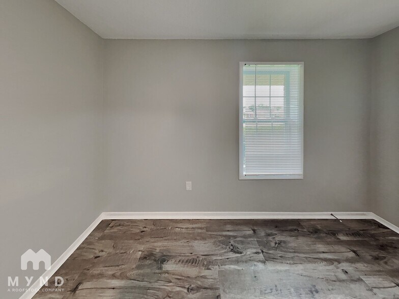 Building Photo - 6255 Somerset Dr