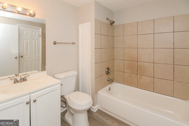 Building Photo - 7180 Buck Creek Dr
