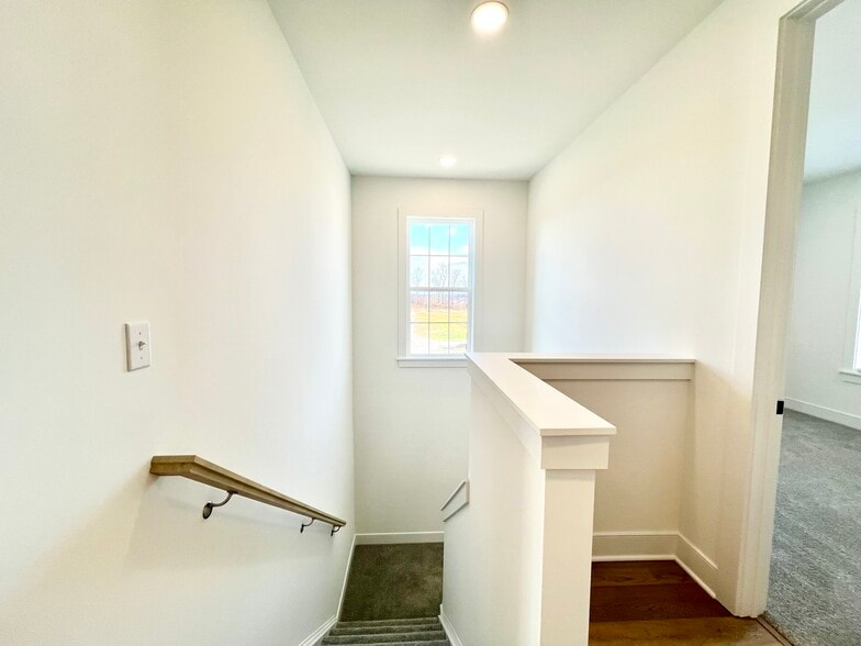 Building Photo - 401 Cranford Way