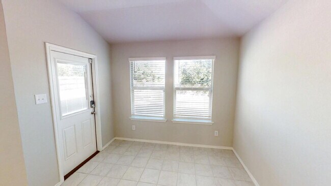 Building Photo - 4902 Karen Grn Dr